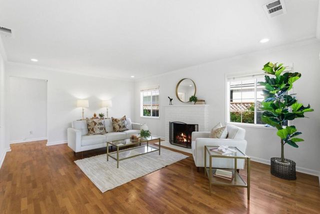 20571 Sunrise Drive, Cupertino, CA 95014