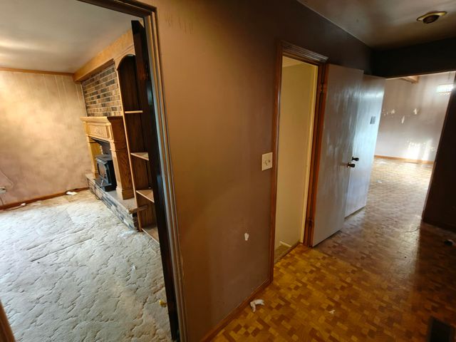 31 Smoke Road, Valparaiso, IN 46385