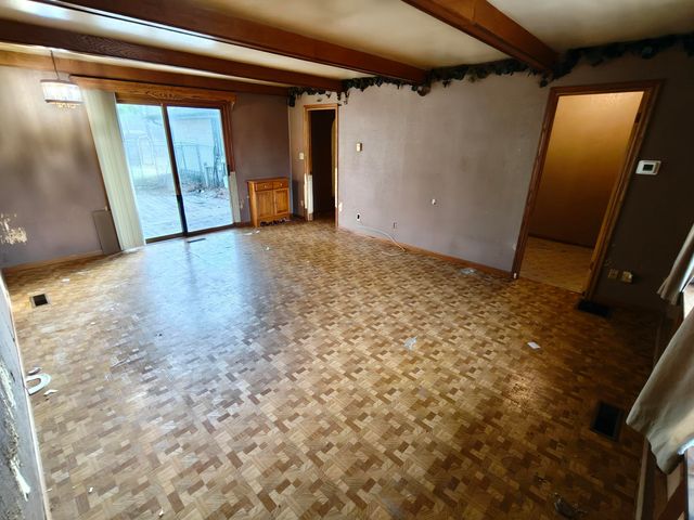 31 Smoke Road, Valparaiso, IN 46385