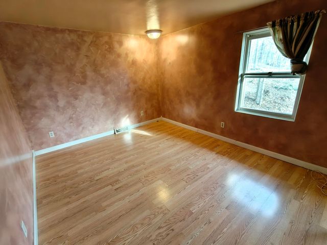 31 Smoke Road, Valparaiso, IN 46385