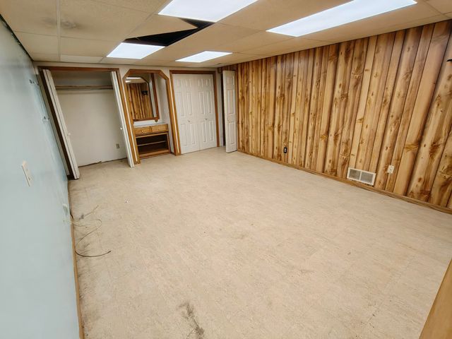 31 Smoke Road, Valparaiso, IN 46385