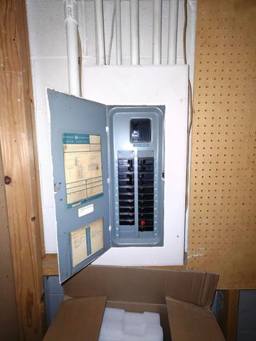 31 Smoke Road, Valparaiso, IN 46385