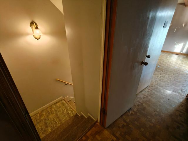 31 Smoke Road, Valparaiso, IN 46385