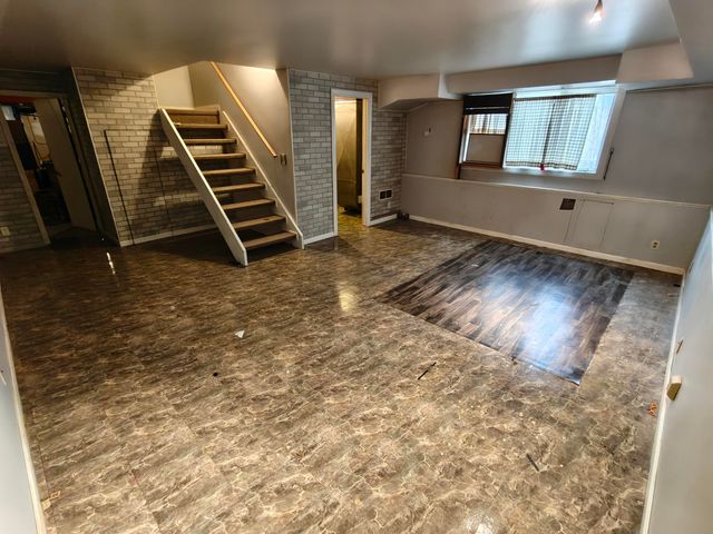 31 Smoke Road, Valparaiso, IN 46385