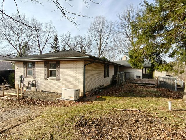 31 Smoke Road, Valparaiso, IN 46385