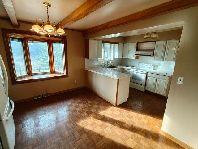 31 Smoke Road, Valparaiso, IN 46385