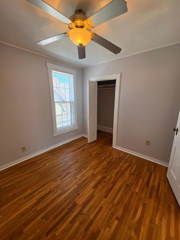 1722 5th Street NE, Minneapolis, MN 55413