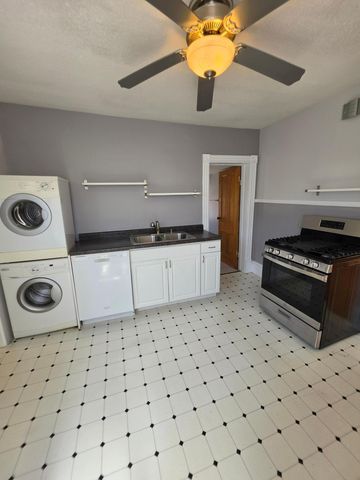 1722 5th Street NE, Minneapolis, MN 55413