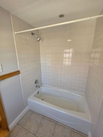 1722 5th Street NE, Minneapolis, MN 55413