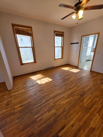 1722 5th Street NE, Minneapolis, MN 55413