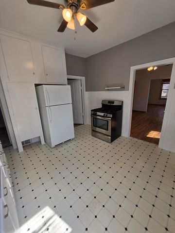 1722 5th Street NE, Minneapolis, MN 55413