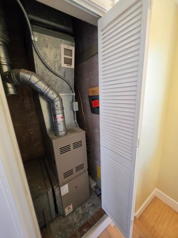 1722 5th Street NE, Minneapolis, MN 55413