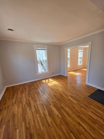 1722 5th Street NE, Minneapolis, MN 55413