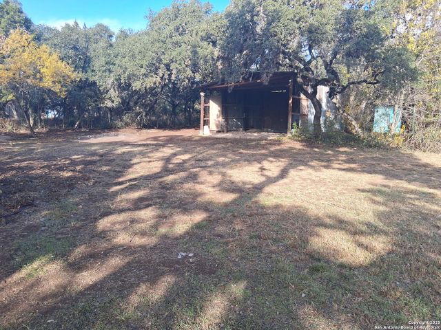 10484 Park Road 37, Lakehills, TX 78063