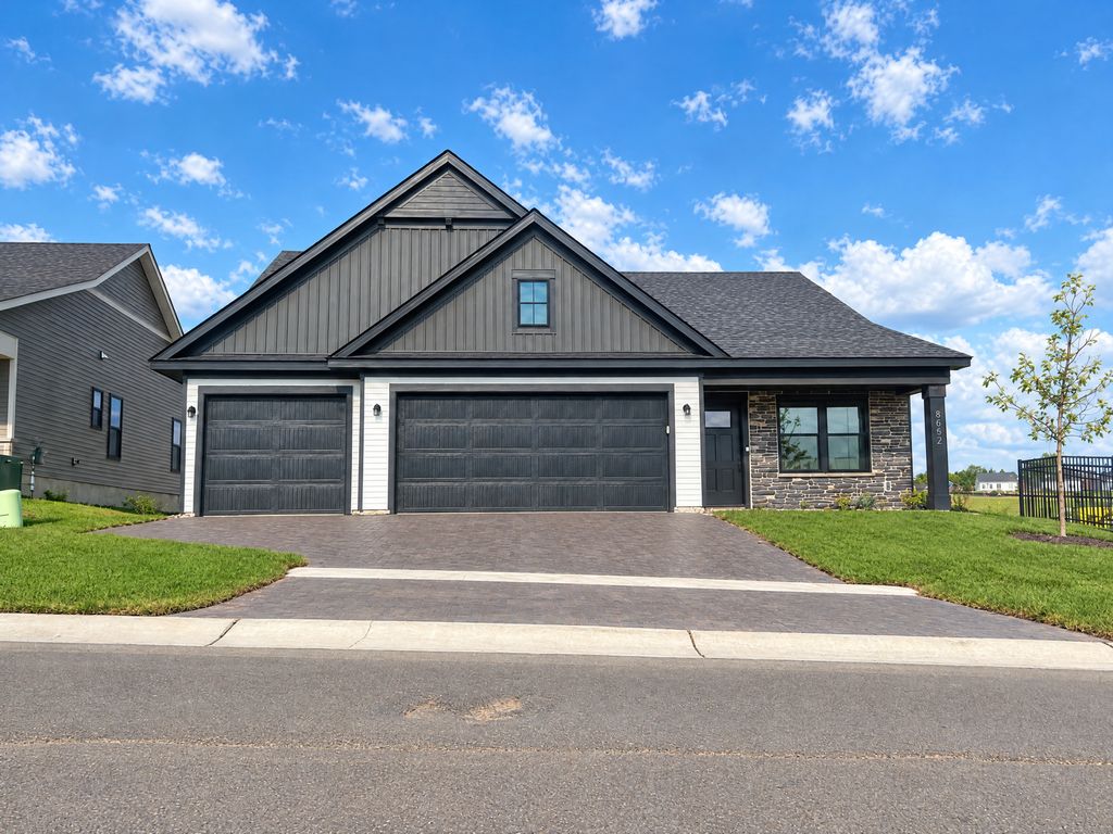 8852 63rd Street S, Cottage Grove, MN 55016 — exterior