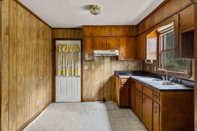 2115 Archie Rhinehart Parkway, Spencer, TN 38585