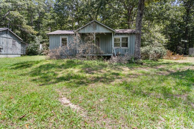 2115 Archie Rhinehart Parkway, Spencer, TN 38585