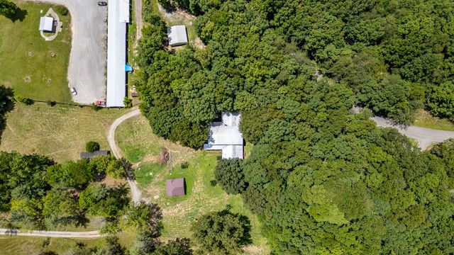2115 Archie Rhinehart Parkway, Spencer, TN 38585