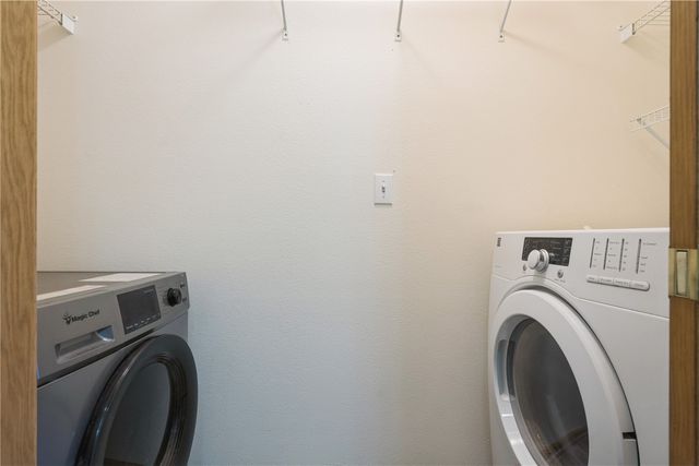 250 Cimarron Drive 124, Hiawatha, IA 52233