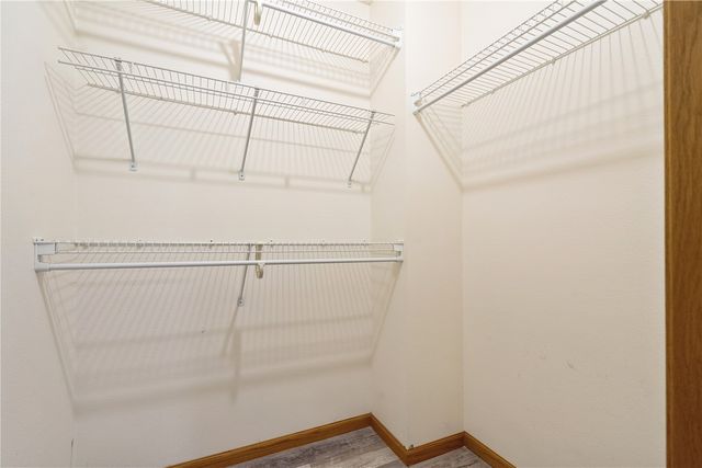 250 Cimarron Drive 124, Hiawatha, IA 52233