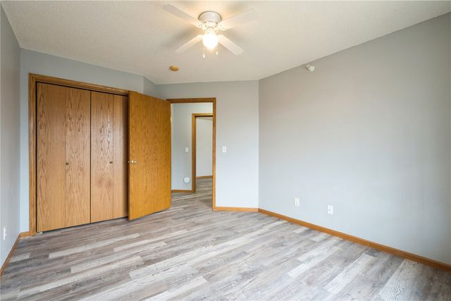 250 Cimarron Drive 124, Hiawatha, IA 52233