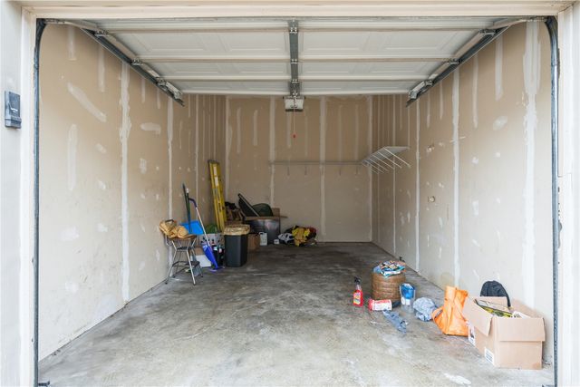 250 Cimarron Drive 124, Hiawatha, IA 52233