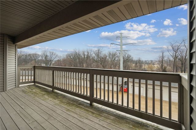 250 Cimarron Drive 124, Hiawatha, IA 52233