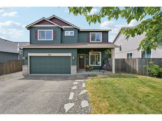 889 Se 43RD Ave, Hillsboro, OR 97123
