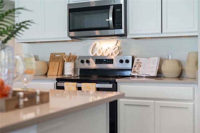 8595 CAPE FOX COVE, Lakeland, FL 33810