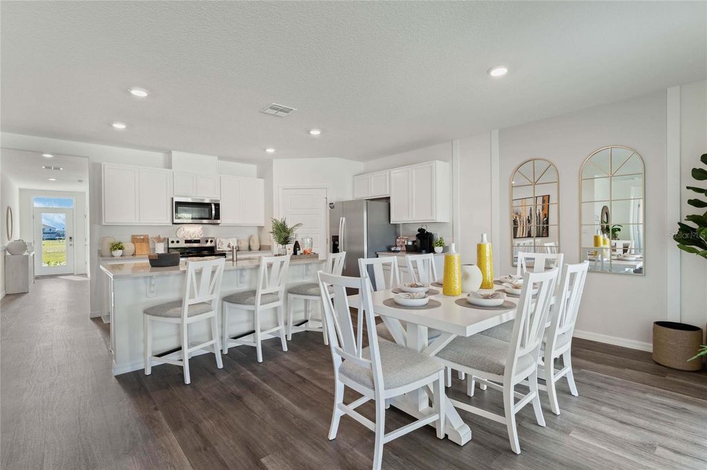 Image 13 of property listing at 8595 CAPE FOX COVE, Lakeland, FL 33810