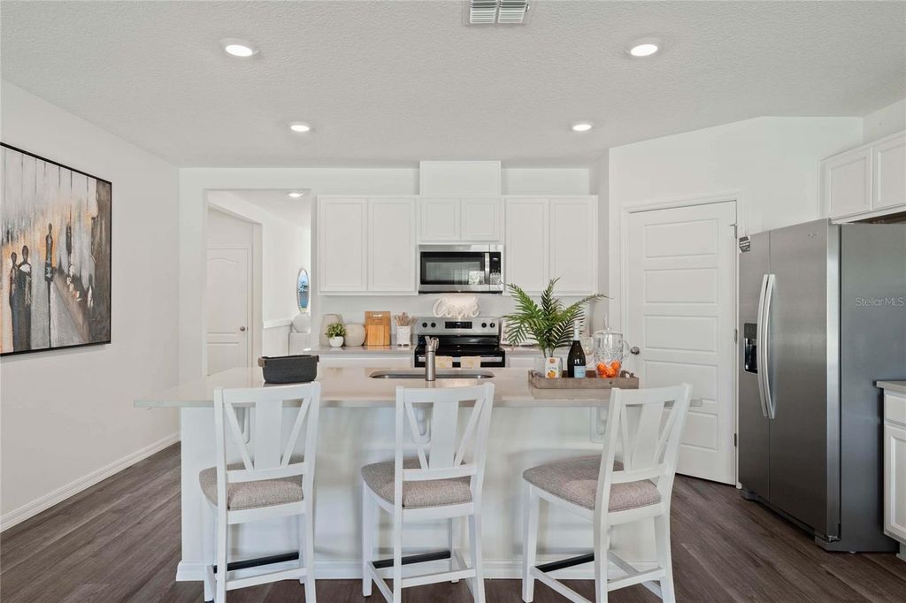 Image 14 of property listing at 8595 CAPE FOX COVE, Lakeland, FL 33810