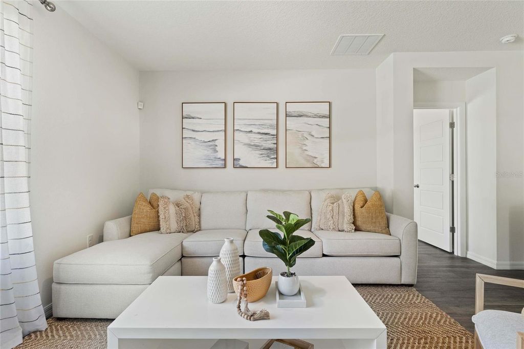 Image 16 of property listing at 8595 CAPE FOX COVE, Lakeland, FL 33810