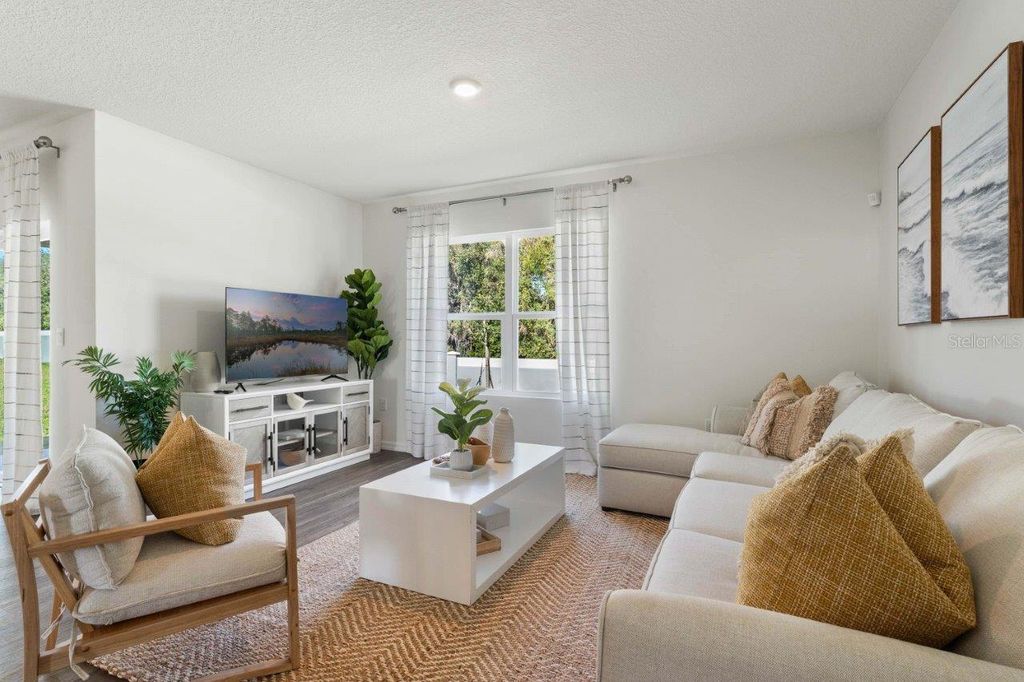 Image 20 of property listing at 8595 CAPE FOX COVE, Lakeland, FL 33810