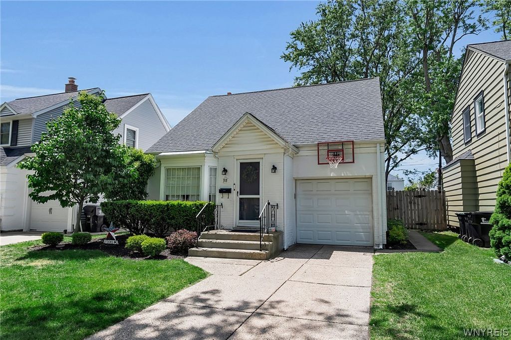 98 Byron Avenue East, Tonawanda, NY 14223