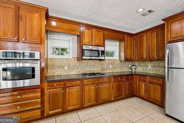 140 Lang Drive, Fayetteville, GA 30214