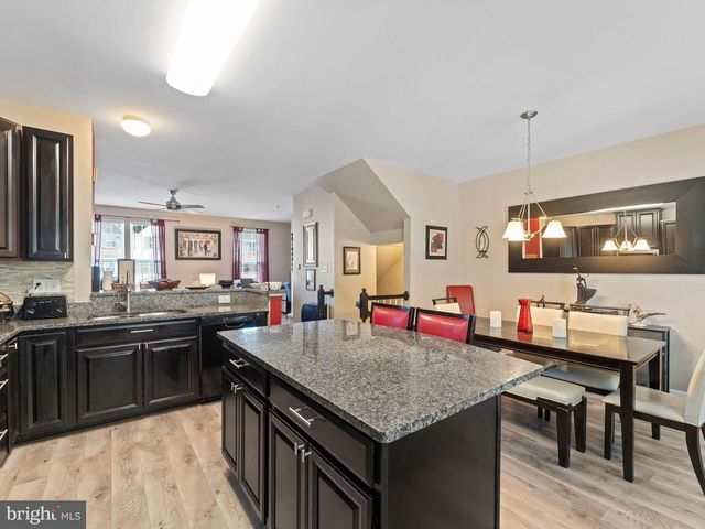 21 TAILOR LN, Sicklerville, NJ 08081
