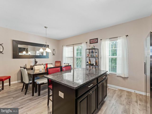21 TAILOR LN, Sicklerville, NJ 08081