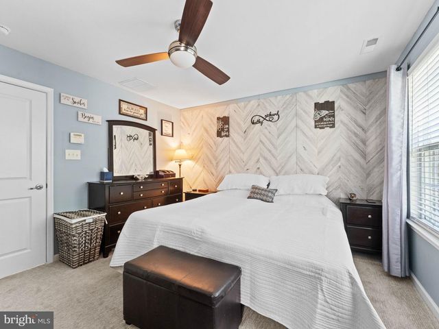 21 TAILOR LN, Sicklerville, NJ 08081