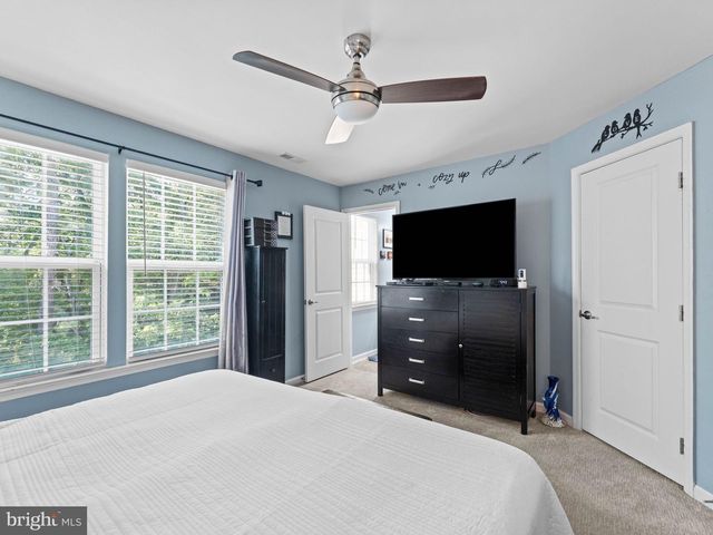 21 TAILOR LN, Sicklerville, NJ 08081