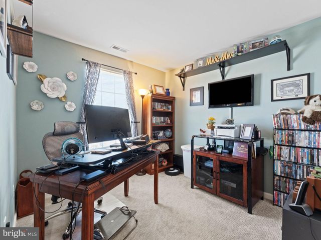 21 TAILOR LN, Sicklerville, NJ 08081