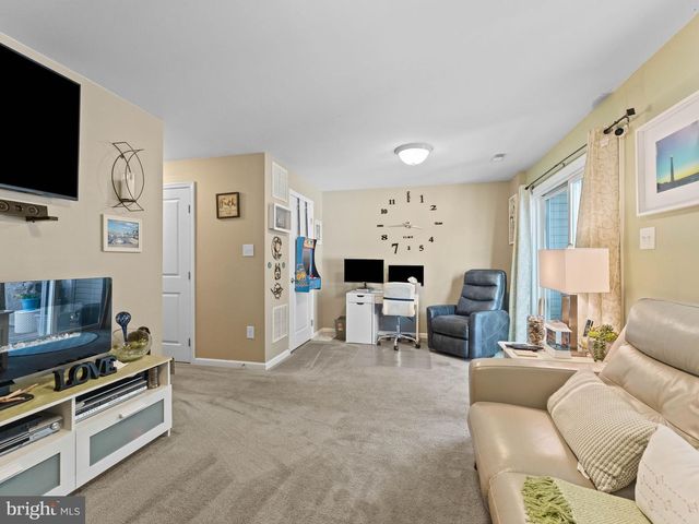 21 TAILOR LN, Sicklerville, NJ 08081