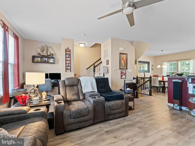 21 TAILOR LN, Sicklerville, NJ 08081