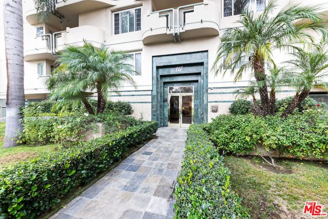 117 N Gale Drive 306, Beverly Hills, CA 90211