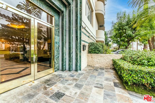 117 N Gale Drive 306, Beverly Hills, CA 90211