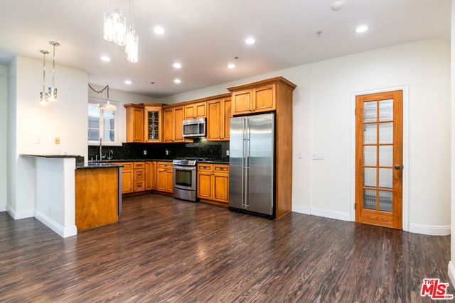 117 N Gale Drive 306, Beverly Hills, CA 90211