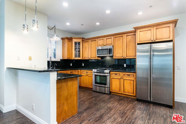 117 N Gale Drive 306, Beverly Hills, CA 90211