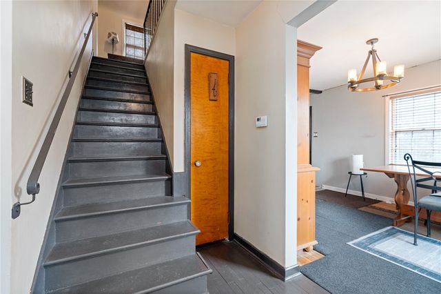 414 Sylvania Dr, Ross Twp, PA 15229