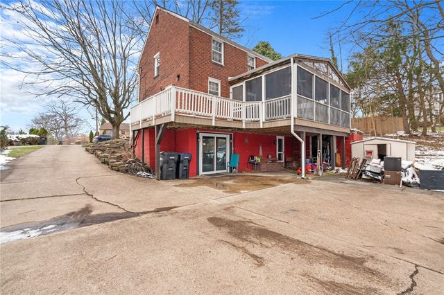 414 Sylvania Dr, Ross Twp, PA 15229