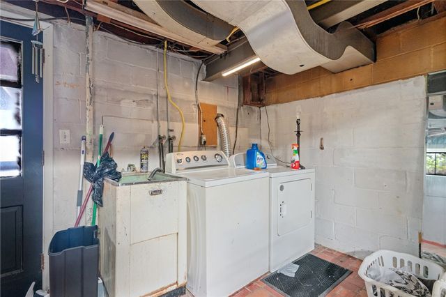 414 Sylvania Dr, Ross Twp, PA 15229