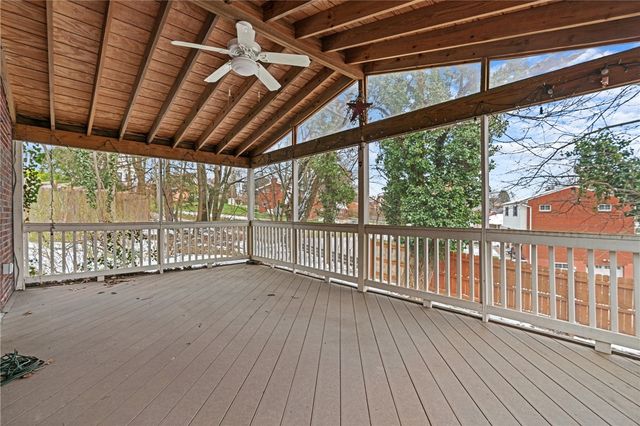 414 Sylvania Dr, Ross Twp, PA 15229